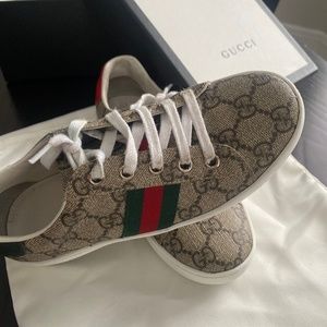 Gucci Sneakers kids size 2